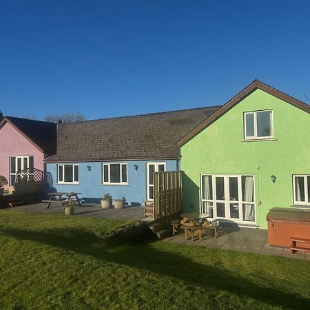 Trenewydd Farm Holiday Cottages Cardigan Exterior photo