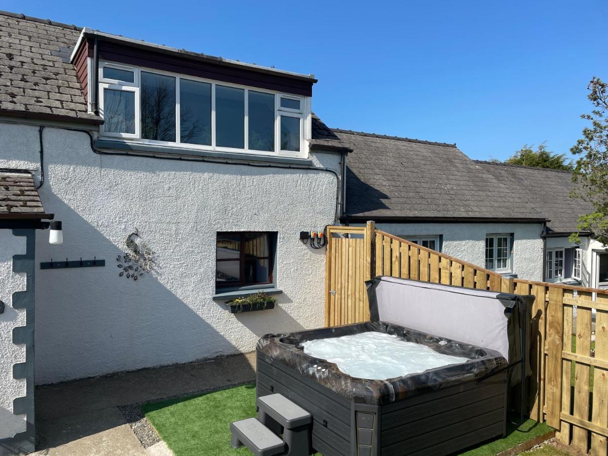 Trenewydd Farm Holiday Cottages Cardigan Exterior photo