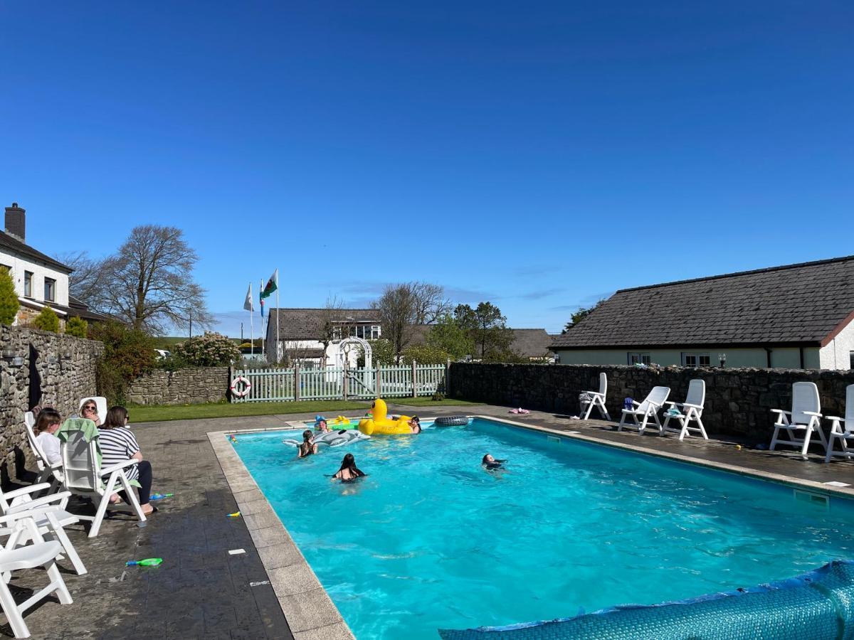 Trenewydd Farm Holiday Cottages Cardigan Exterior photo