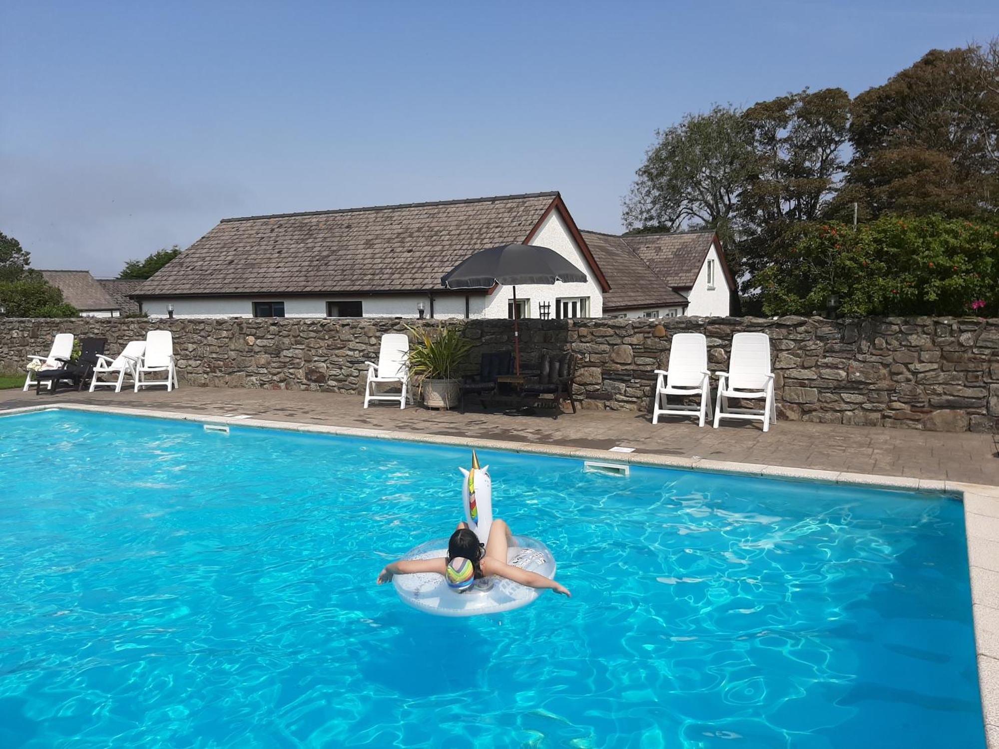 Trenewydd Farm Holiday Cottages Cardigan Exterior photo