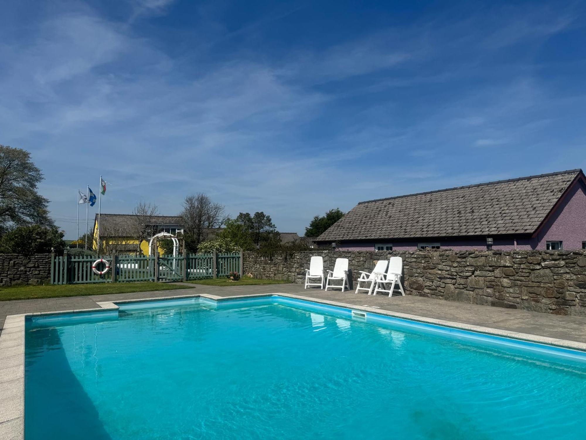 Trenewydd Farm Holiday Cottages Cardigan Exterior photo